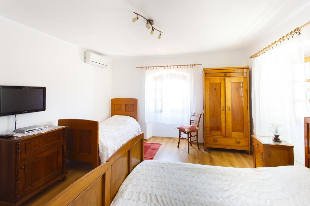 Apartments Villa Kastav In Old Town Center With Sea View And Parking Phòng bức ảnh